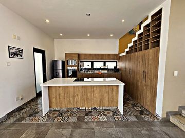 Residencia de Autor en Juriquilla | Doble Altura · Sustentable · Amueblada