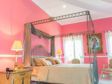 CASA EN VENTA MERIDA, CLUB DE GOLF LA CEIBA, ENTREGA INMEDIATA.