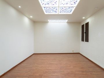 VENTA CASA EN SAN JERÓNIMO GRAN POTENCIAL!