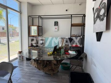 VENTA DE BODEGA COMERCIAL CON LOCAL Y ESPACIOS MULTIPLES