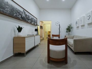 RENTO OFICINA AMUEBLADA CON SERVICIOS