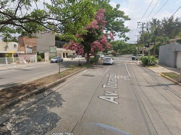 Casa de UNA PLANTA en venta, Jardines del Bosque. $10,500,000