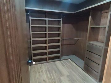 Casa 3 niveles 5 recámaras  en Solares Zapopan  $9,500,000
