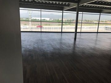 Nave Industrial en Venta en Celaya, Guanajuato. 		$101,496,777