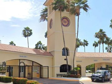 Vive frente al mar en Bay View Grand, Marina Vallarta!