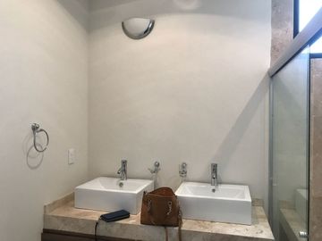 Casa en Venta Bosques Vallarta.		$6,300,000