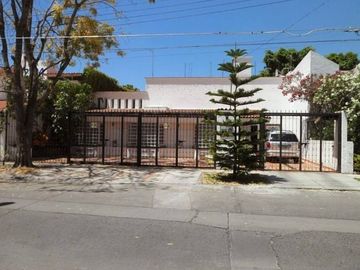 Casa de una planta en venta