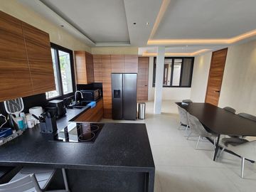 Casa Chardonnay			$8,900,000