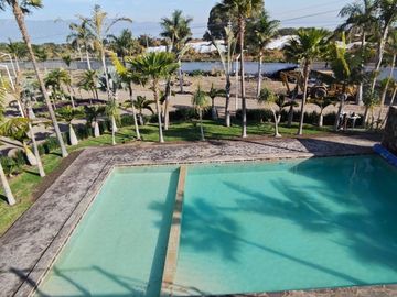 Terrenos Laguna de Chapala en fraccionamiento privado 350m2 en $2,100,000