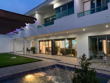 Casa En Venta En Puerta De Hierro, Zapopan, Jalisco