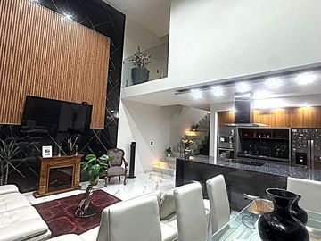 Casa en venta en Bosques Vallarta		$11,500,000