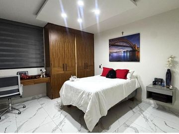 Casa en venta en Bosques Vallarta		$11,500,000
