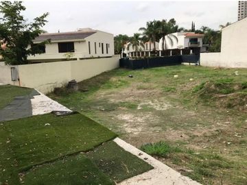 Excelente Terreno en Venta en Puerta de Hierro.                $31,605,000
