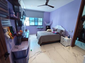 Casa de 3 niveles Valle Real  5 recámaras