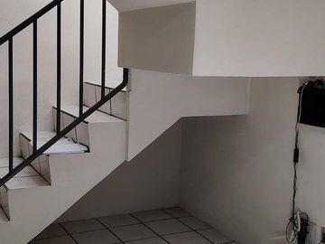 Casa venta en Parque de  Santa Cruz del Valle Tlaquepaque $2,400,000