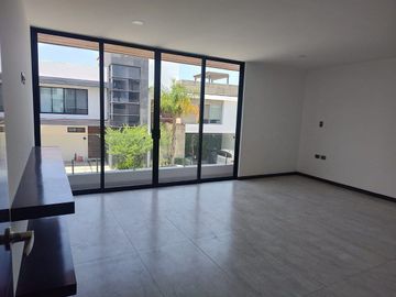 CASA EN VENTA EN PUEBLA EN LOMAS DE ANGELÓPOLIS