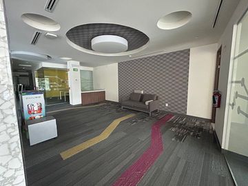 OFICINAS COMERCIAL PLANTA BAJA en plaza comercial a pie de calle