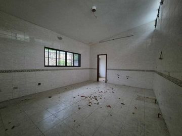 Casa en Itzimná de dos plantas en esquina ideal para casa u oficina