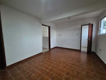 Casa en Itzimná de dos plantas en esquina ideal para casa u oficina