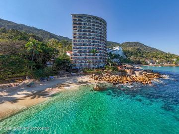 Estudio amueblado en venta cerca de Playas Gemelas PV