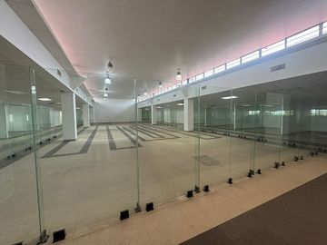Oficina en Renta, San Nicolás, 1620 m2.