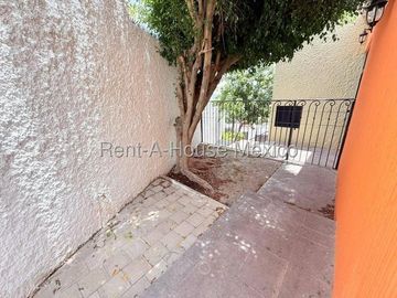 Casa en Renta en Loma Dorada | Vista Panorámica a Querétaro RAH165
