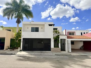 Casa en venta en privada Xcumpich