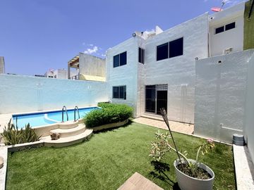 Casa en venta en privada Xcumpich