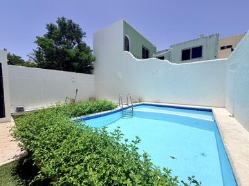 Casa en venta en privada Xcumpich