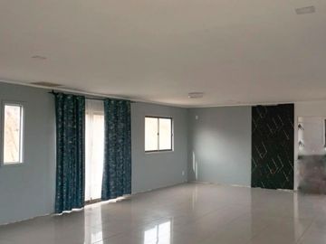 Se vende Parcela con casa y piscinas