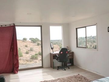 Se vende Parcela con casa y piscinas