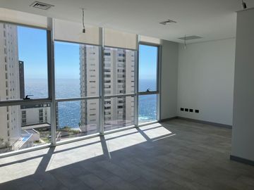 Arriendo amplia y moderna oficina en Montemar