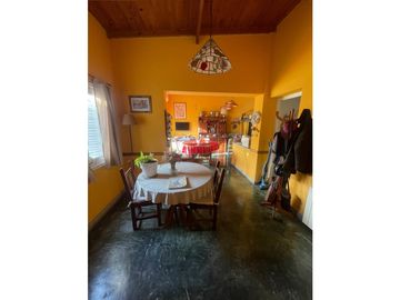 VENTA CASA  3 DORMITORIOS, SEMICENTRICO. TANDIL