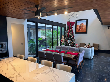 Casa(61) en Venta en Privada Compostela, Zona Country