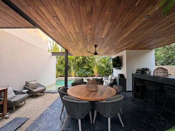 Casa(61) en Venta en Privada Compostela, Zona Country