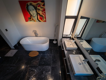 Casa(61) en Venta en Privada Compostela, Zona Country