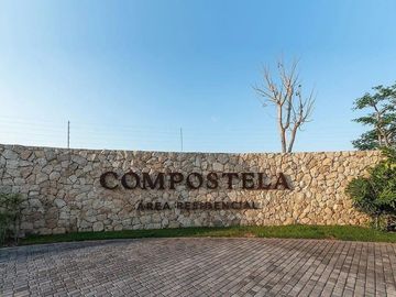 Casa(61) en Venta en Privada Compostela, Zona Country