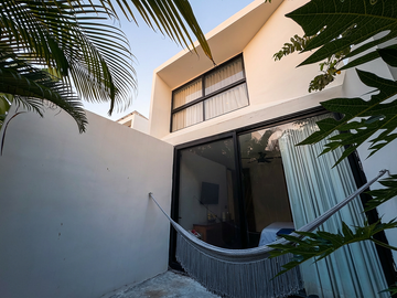 Casa(61) en Venta en Privada Compostela, Zona Country