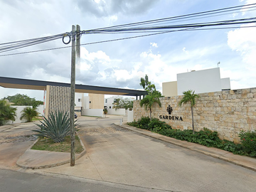 Última Casa(1P) en Venta en Privada Gardena, Cholul