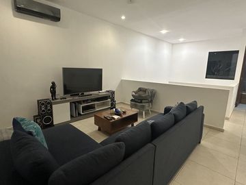 Casa en Venta en Privada Gran Valle Cholul | 3 habitaciones + cuarto de servicio