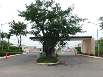 Casa Doble Altura en Venta en Privada Nadira, Conkal