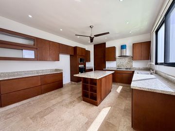 Casa de 4 habitaciones en Venta en Soluna