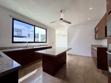 Casa de 4 habitaciones en Venta en Soluna
