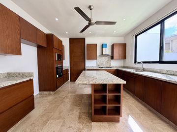 Casa de 4 habitaciones en Venta en Soluna