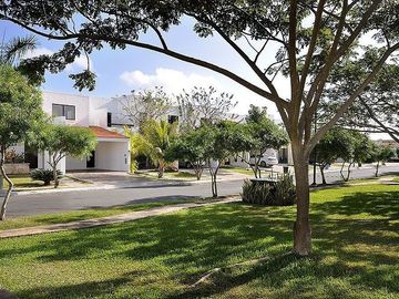 Casa de Una Planta y 4 Recamaras en Venta en Privada Cocoyoles