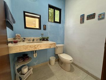 Casa de Una Planta y 4 Recamaras en Venta en Privada Cocoyoles