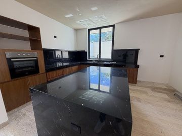 Casa en Venta en Privada Místika en Zona Yucatán Country Club