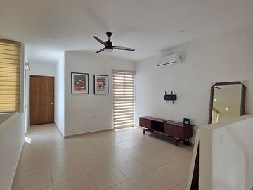 Casa Zen en Venta en Privada Zendera con Paneles Solares