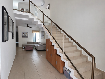 Casa Zen en Venta en Privada Zendera con Paneles Solares