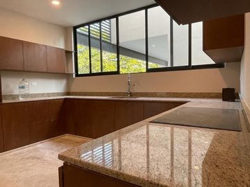 Casa(43) en VENTA en Privada El Cortijo al norte de Mérida, Yucatán